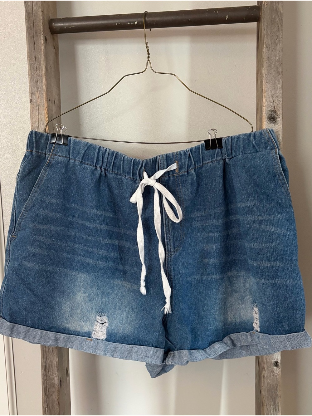 SHEIN Blue Denim Drawstring Rolled-Hem Shorts